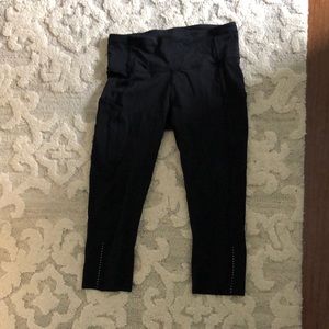 Wunder train mid-rise crop 21’